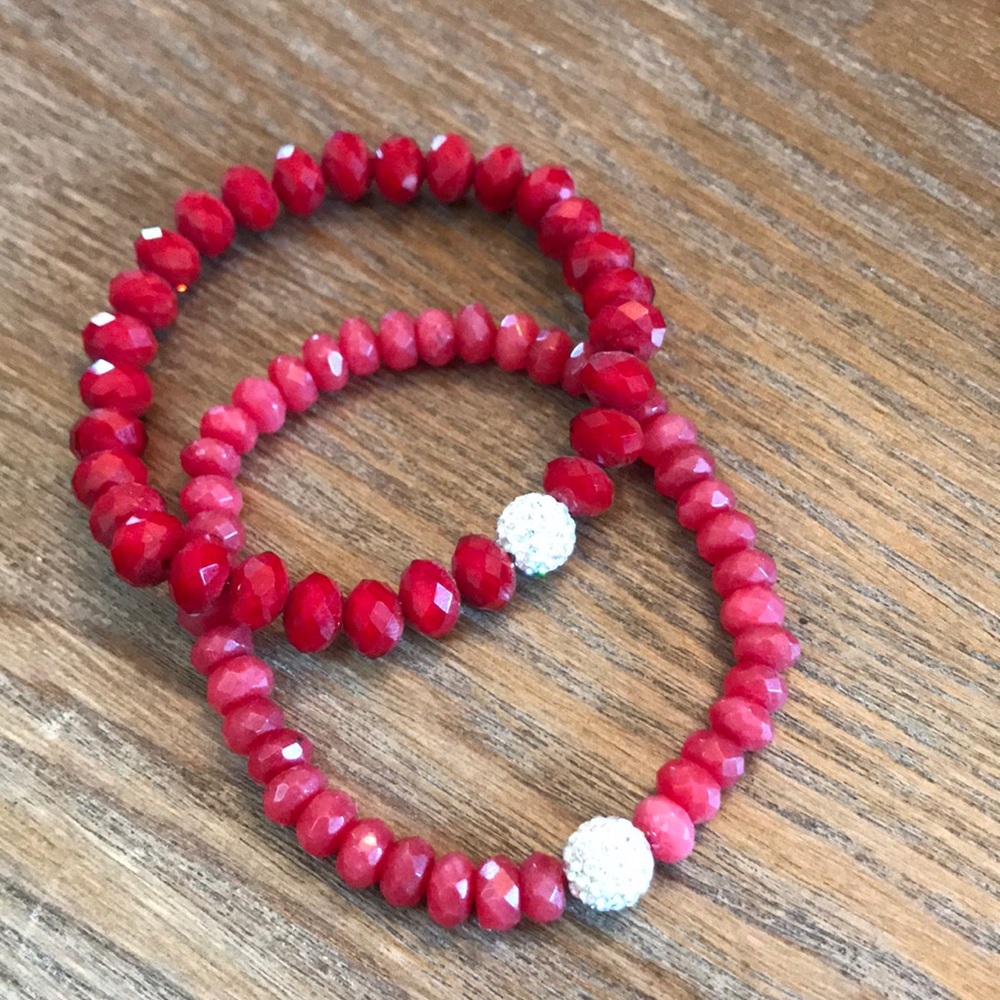 Set of elastic beaded bracelets